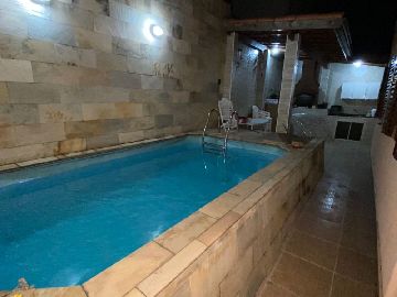 SOBRADO BOSQUE COM PISCINA